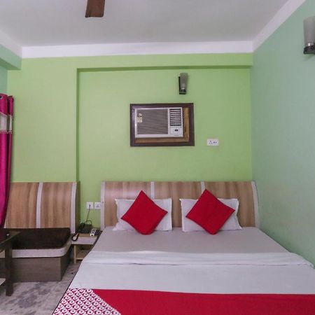 Oyo 60609 Hotel Tanushree Rampurhat ภายนอก รูปภาพ