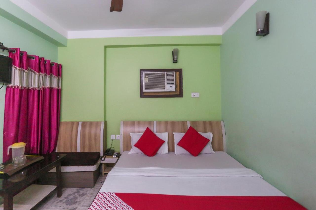 Oyo 60609 Hotel Tanushree Rampurhat ภายนอก รูปภาพ