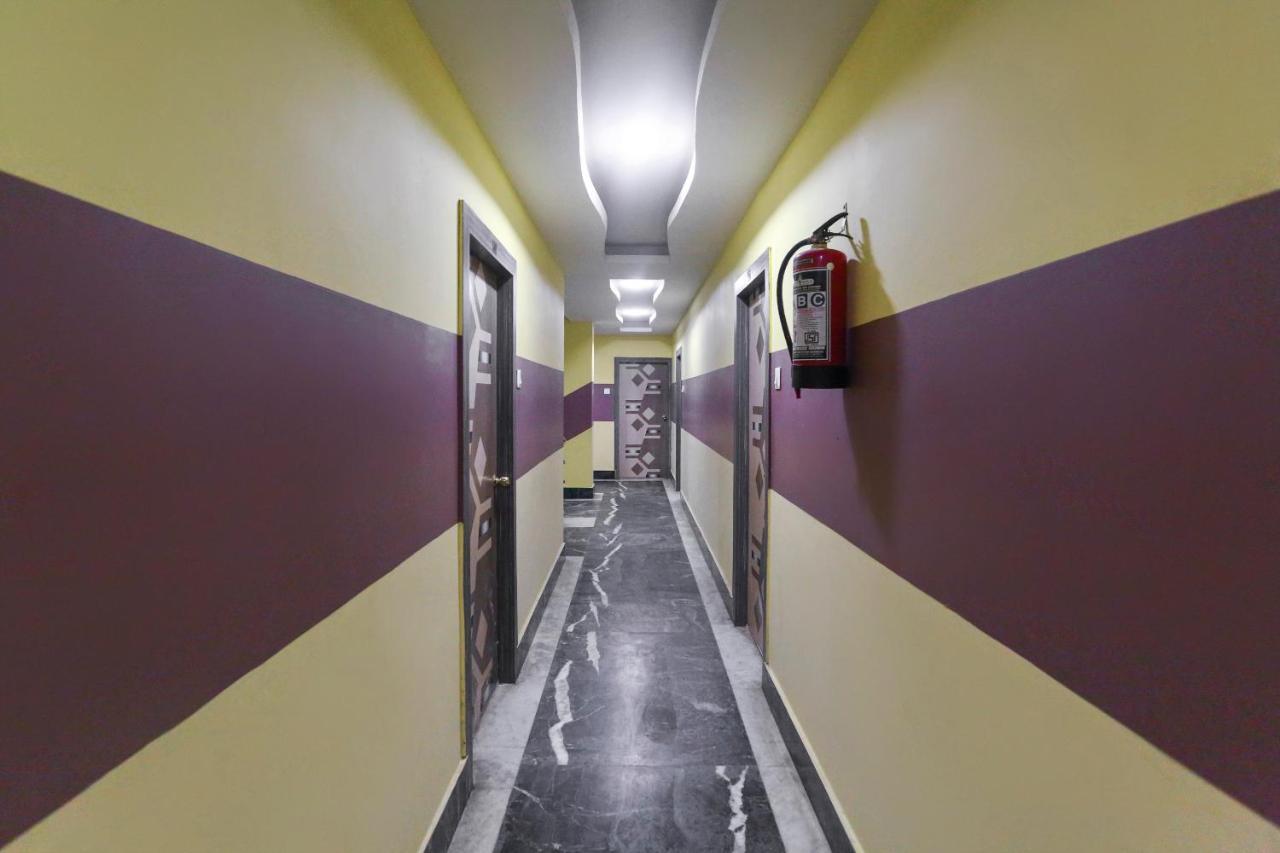 Oyo 60609 Hotel Tanushree Rampurhat ภายนอก รูปภาพ
