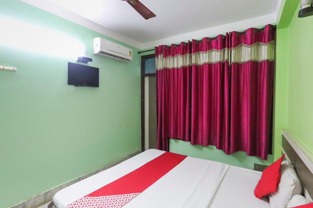 Oyo 60609 Hotel Tanushree Rampurhat ภายนอก รูปภาพ