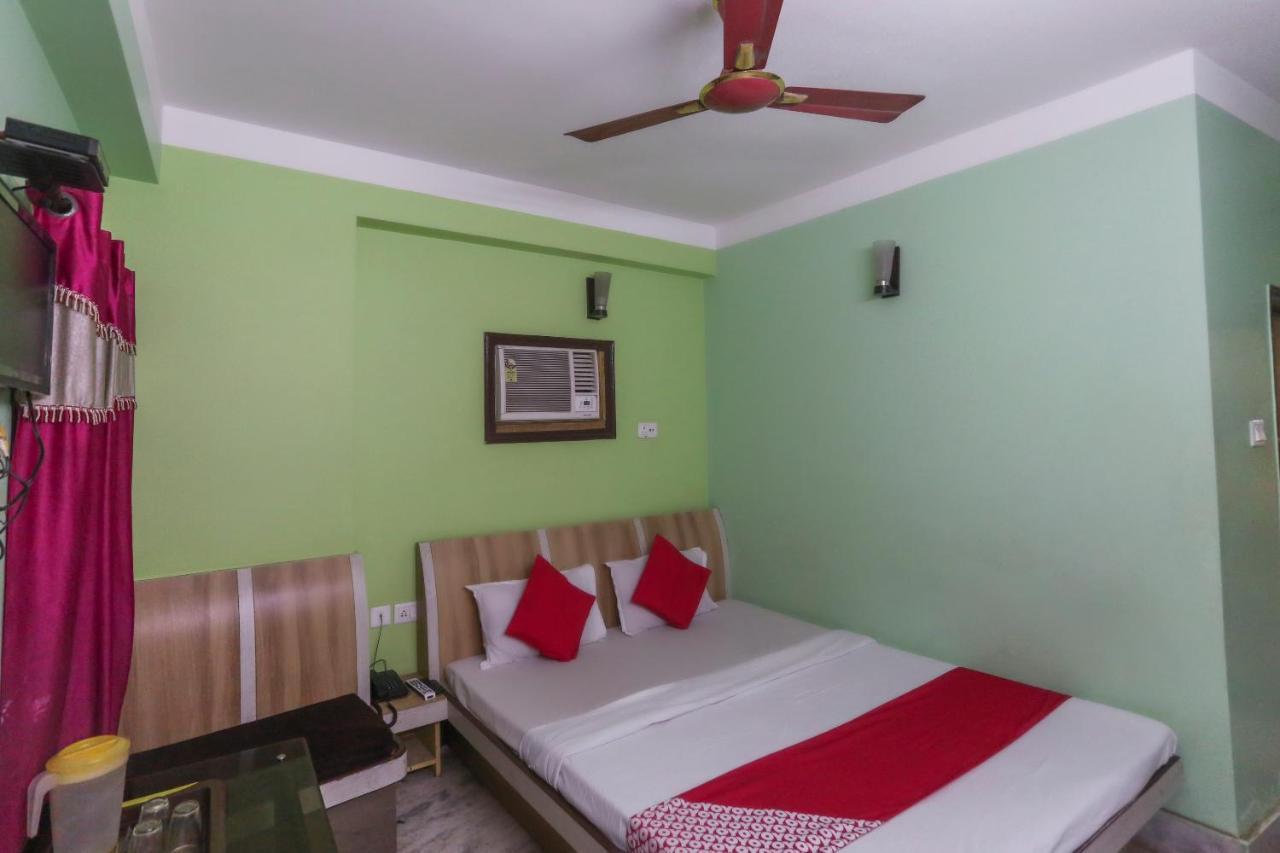 Oyo 60609 Hotel Tanushree Rampurhat ภายนอก รูปภาพ